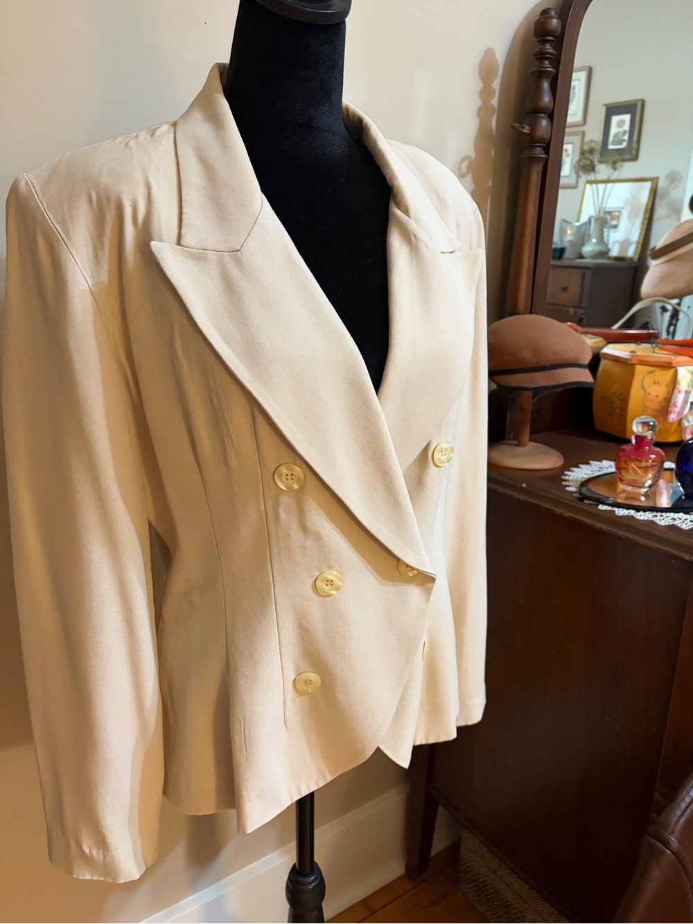 Classic Double-Breasted Women's Cream Blazer Jacket
